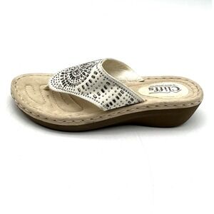 Cliffs by White Mountain Cienna Sandals Women's Size 6M Beige Wedge Slip On New
